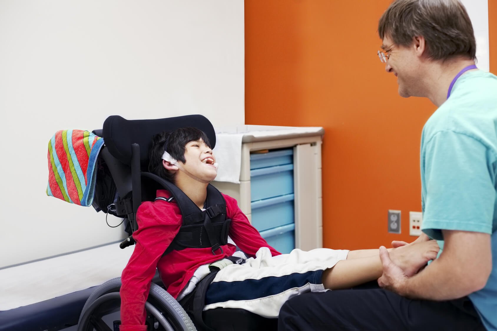 Yenidoğanlarda Serebral Palsi: Belirtileri ve Nedenleri Yenidoğanlarda Serebral Palsi: Belirtileri ve Nedenleri