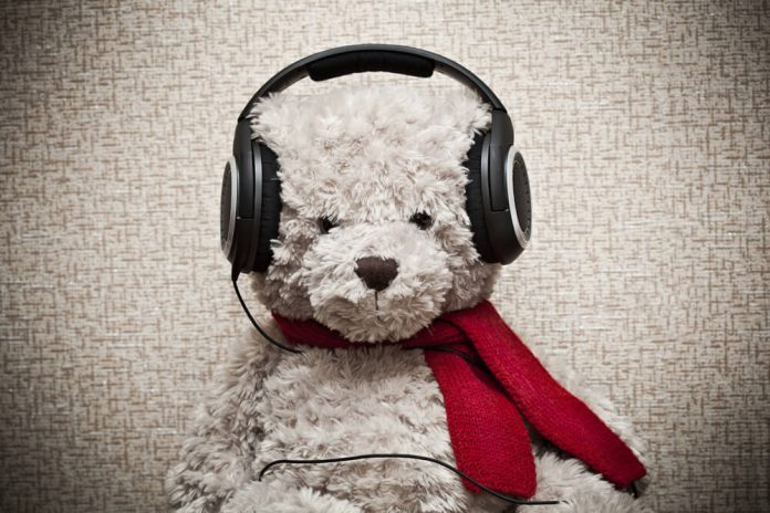 Kulaklıkla Müzik Dinlerken Dikkat